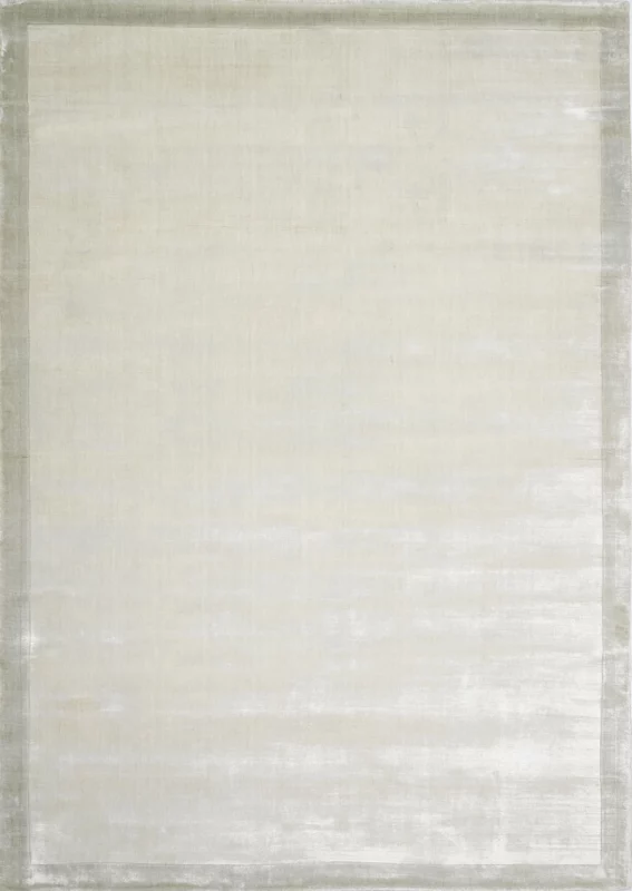 Dywan o wspaniałym składzie runa: 100% wiskoza. Pochodzi z Indii. Dywan jest wykonany ręcznie z wiskozy. Rozmiary magazynowe: 170×240cm, 250×350 cm