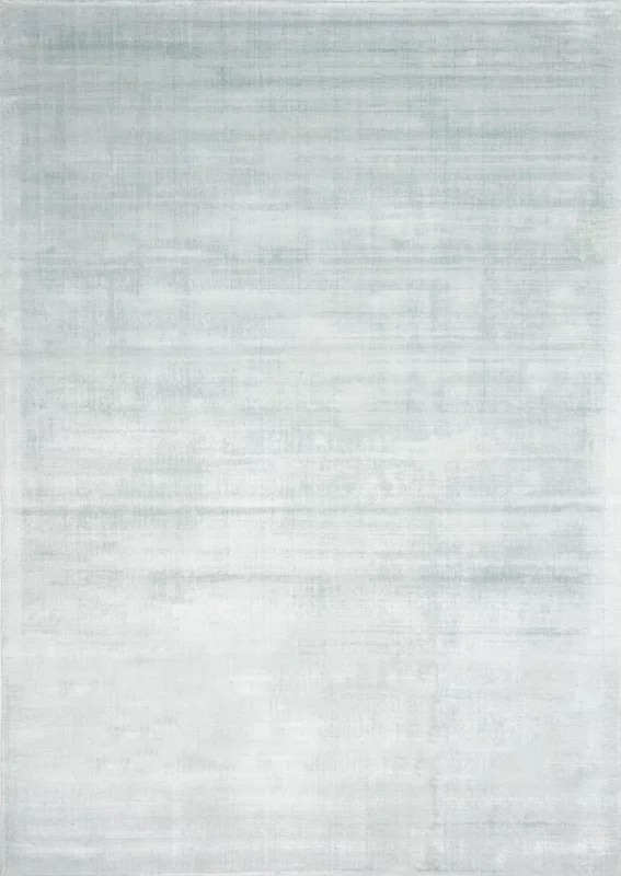 Dywan o wspaniałym składzie runa: 100% wiskoza. Pochodzi z Indii. Dywan jest wykonany ręcznie z wiskozy. Rozmiary magazynowe: 170×240cm, 250×350 cm