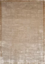 Dywan o wspaniałym składzie runa: 100% wiskoza. Pochodzi z Indii. Dywan jest wykonany ręcznie z wiskozy. Rozmiary magazynowe: 170×240cm, 250×350 cm